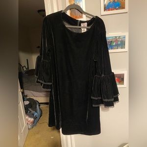 BLACK VELOUR SHIFT DRESS